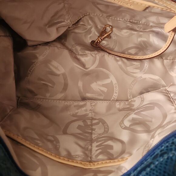 Michael Kors Turquoise Snakeskin-Print Embossed Leather Tote Bag - Picture 6 of 12